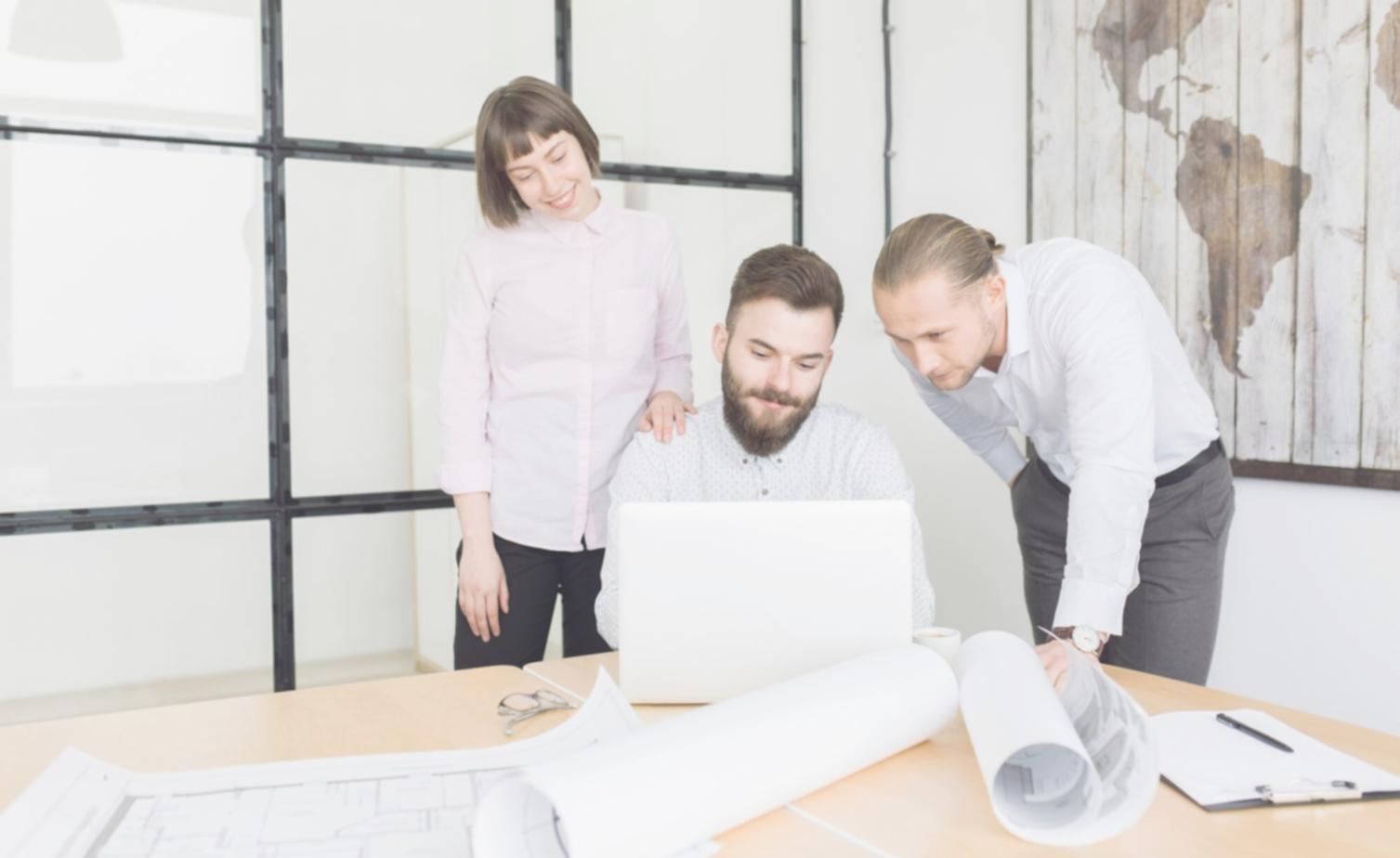 Equipo de soralithanex trabajando en metodologías de educación financiera